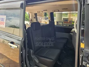Toyota Voxy V 4WD 8-Seater 2012 Gray