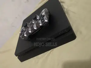 Playstation 4 Slim