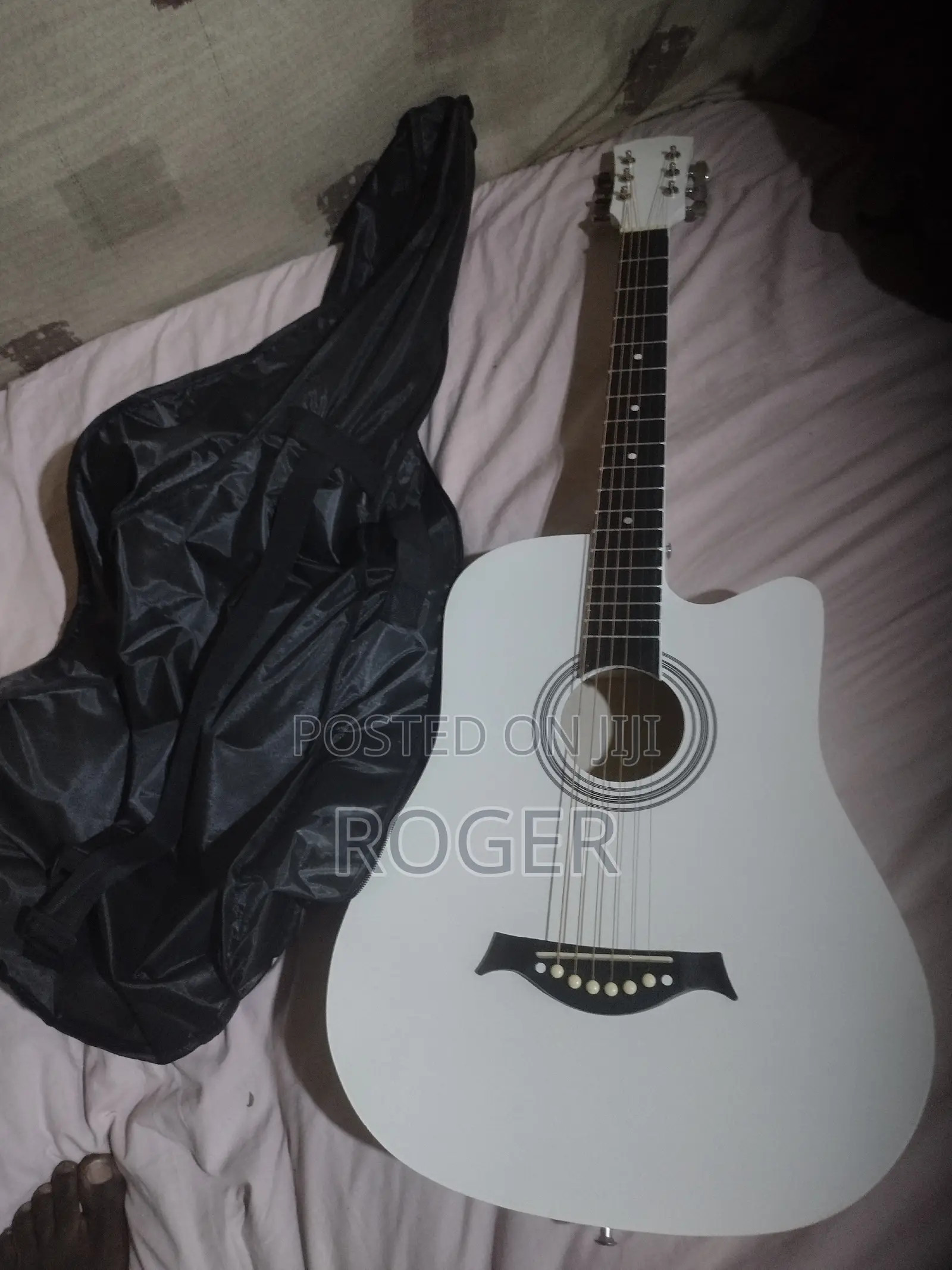 Acoustic Guitar With Tuner and Bag