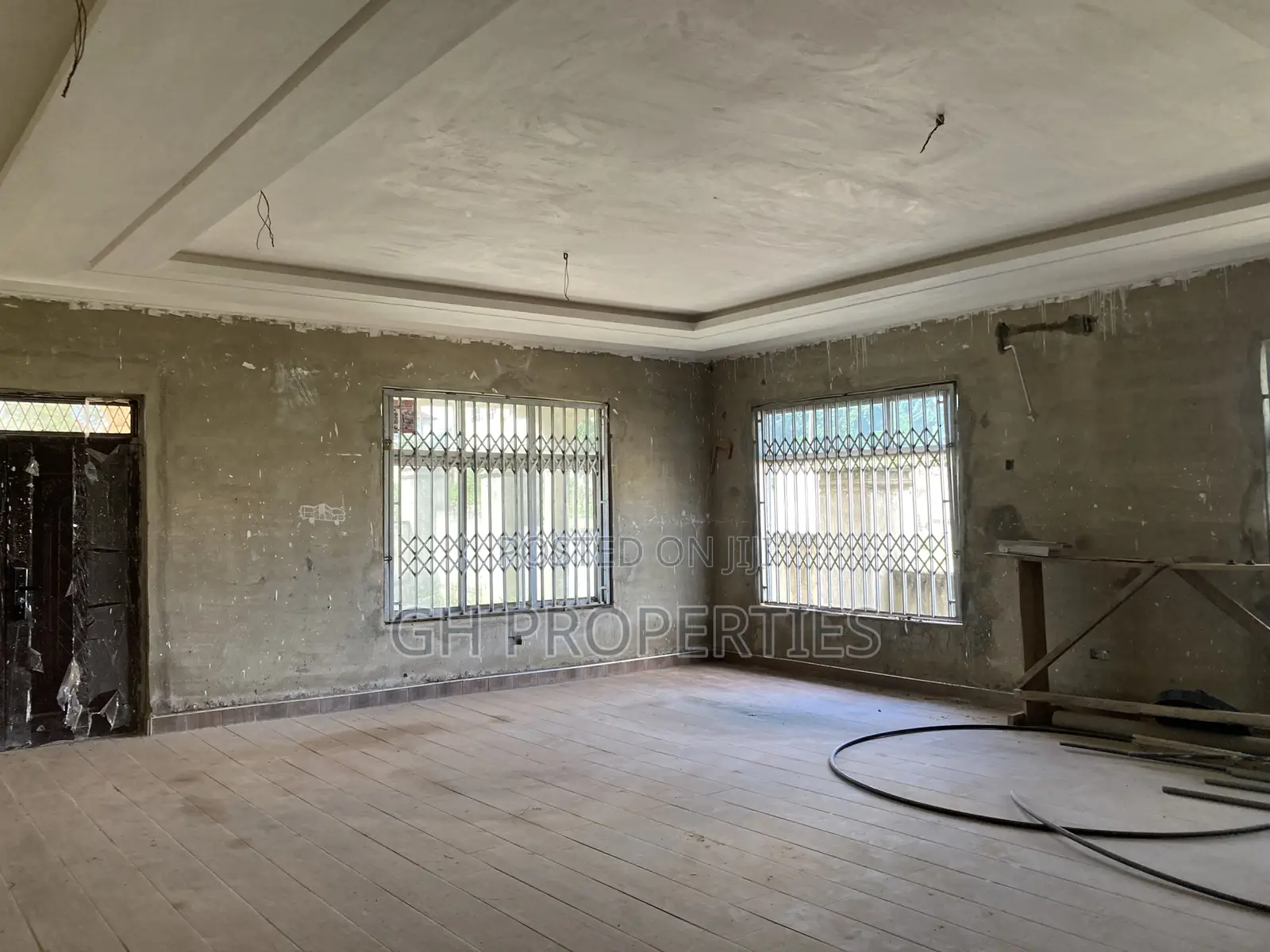 5bdrm House in Apaaso, Kumasi Metropolitan for sale