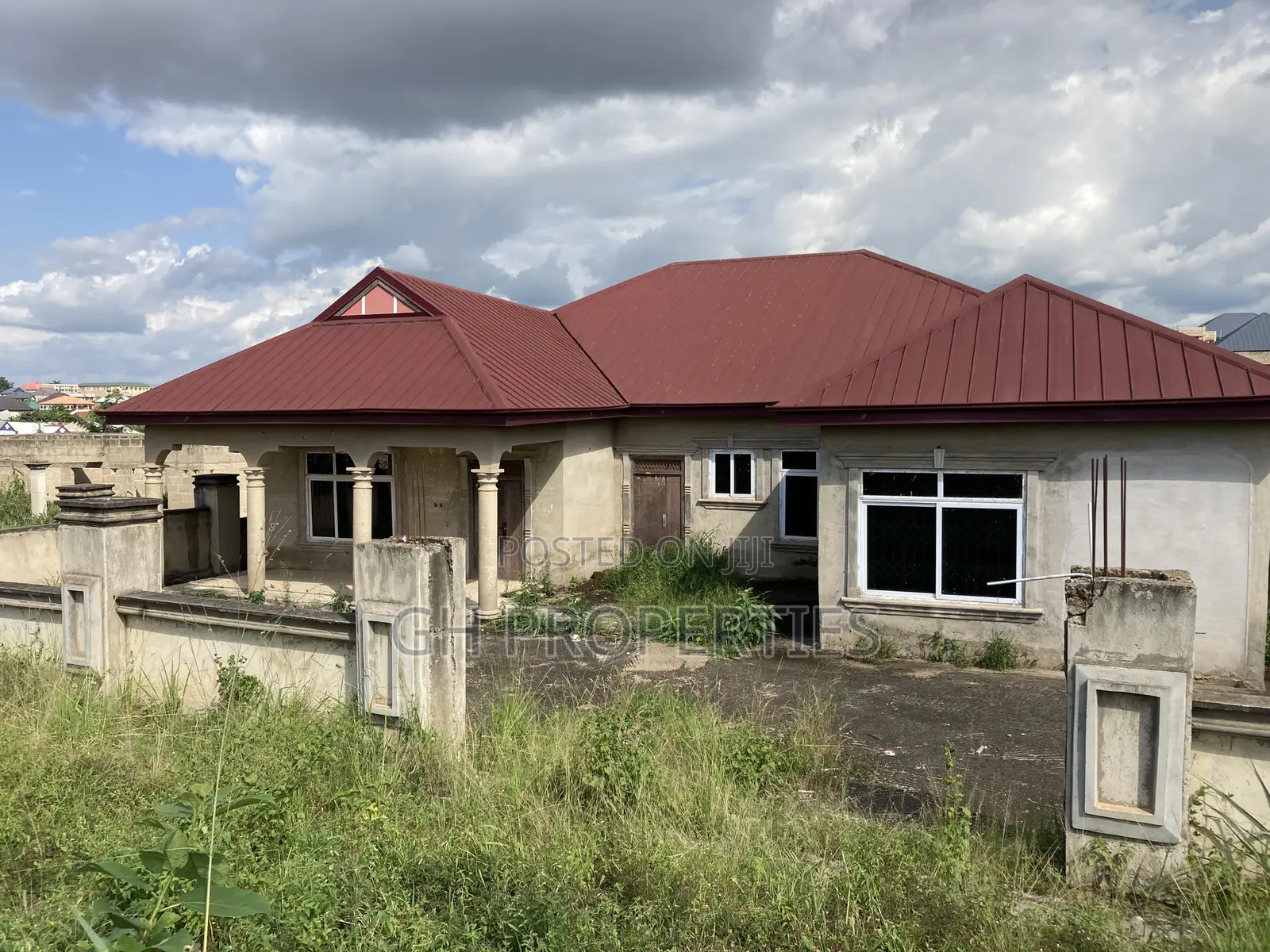 5bdrm House in Apaaso, Kumasi Metropolitan for sale