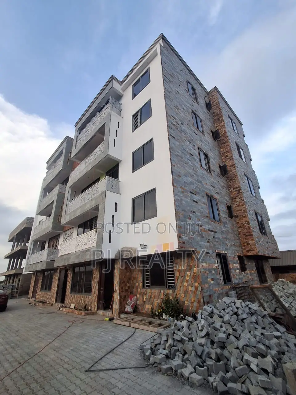 2bdrm Apartment in Ashaley Botwe for rent