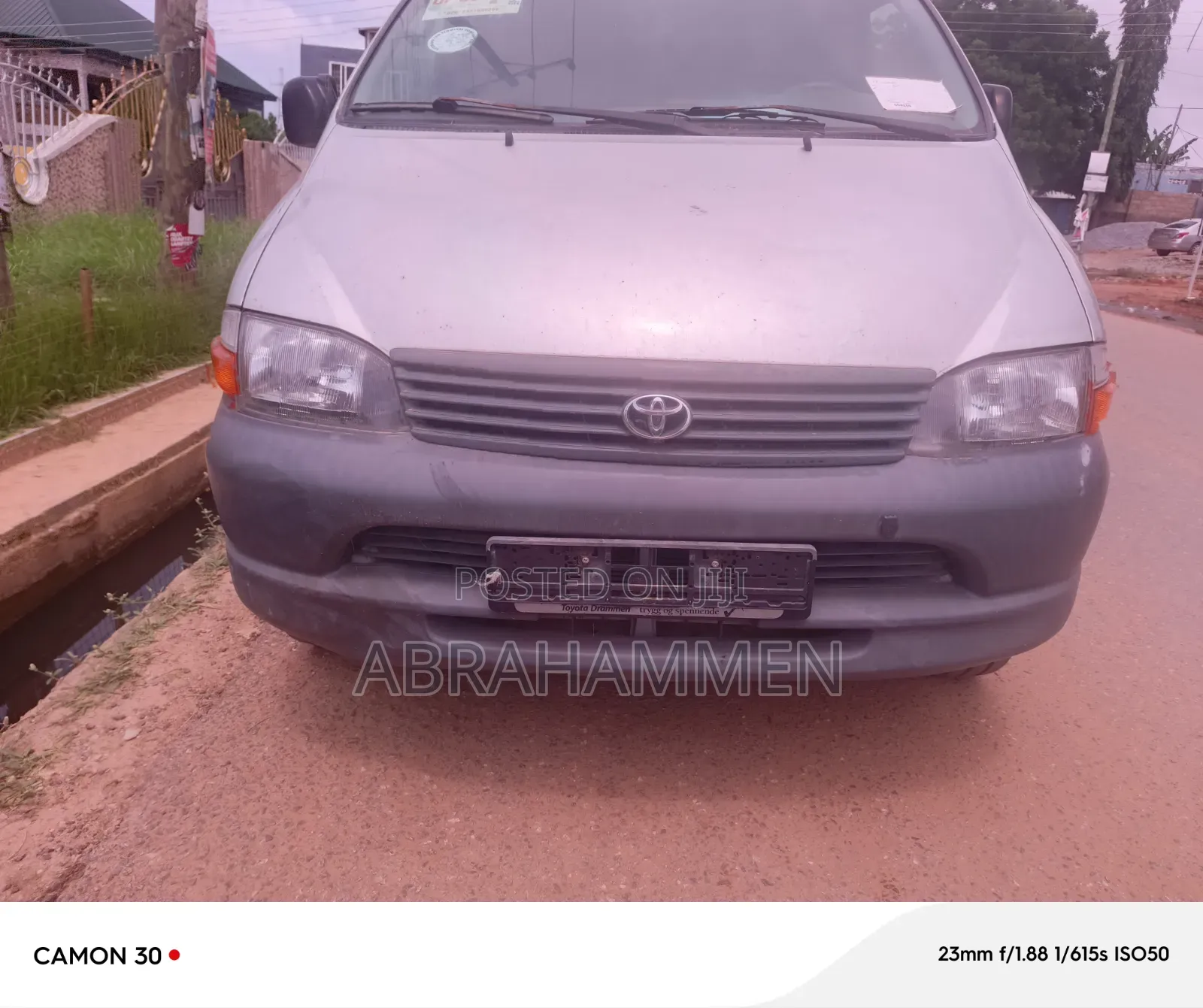 Toyota HiAce 2010 Silver