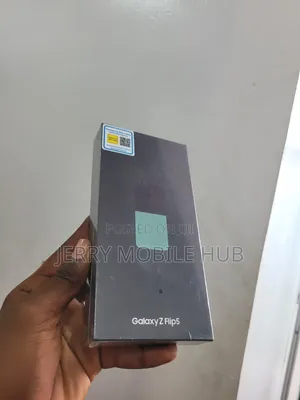 New Samsung Galaxy Z Flip5 256 GB Gray