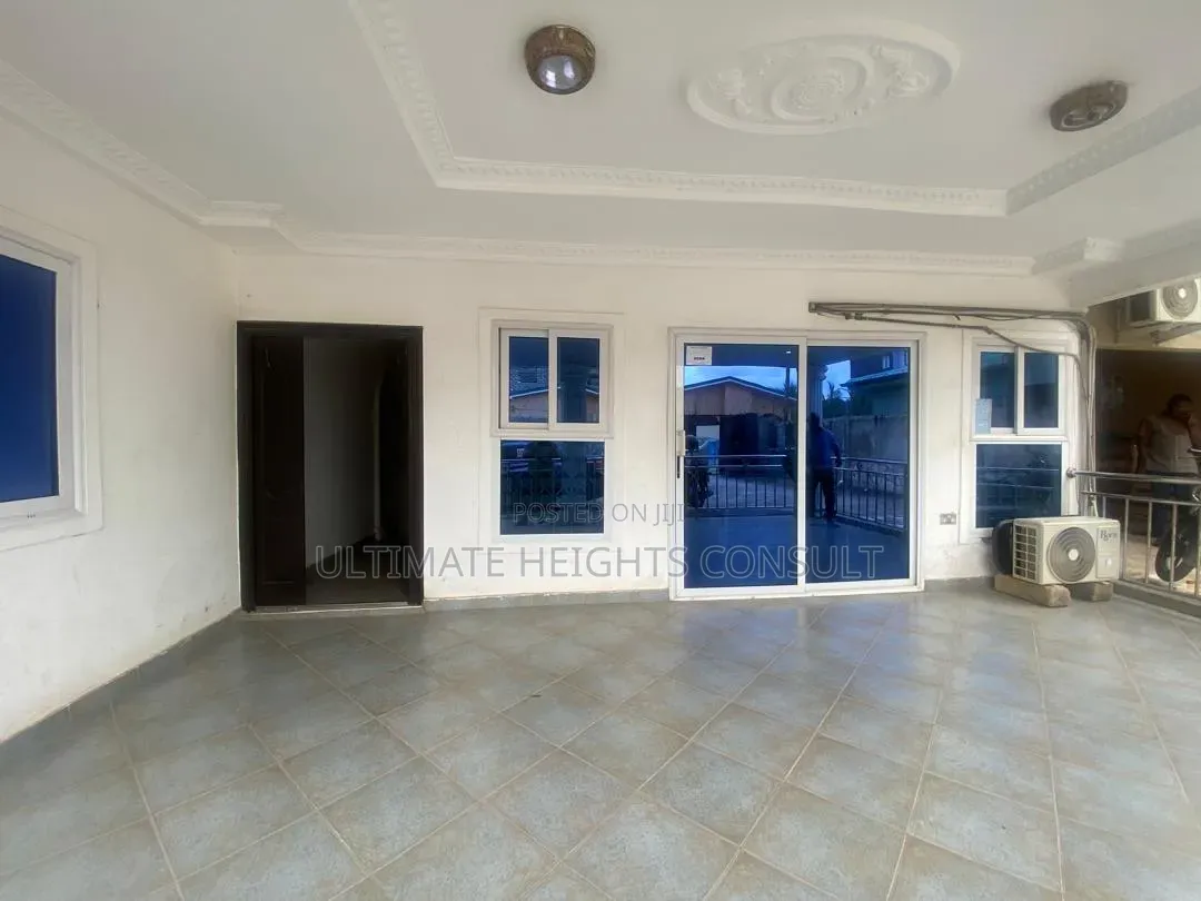 5bdrm House in Lapaz Race Course, Nyanmekye for sale