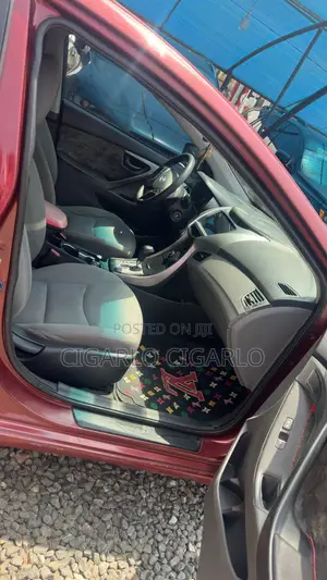 Hyundai Elantra SE 4dr Sedan (1.8L 4cyl 6M) 2014 Red