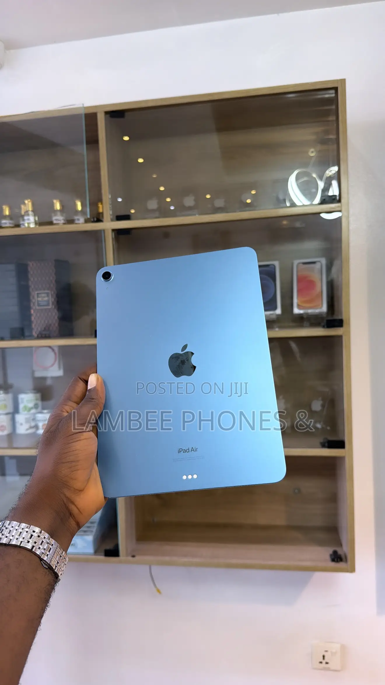 New Apple iPad Air 64 GB Blue