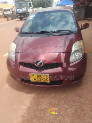 Toyota Vitz 2010 Burgundy