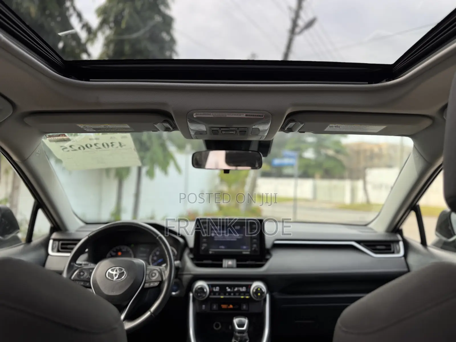 Toyota RAV4 XLE 2022 Blue