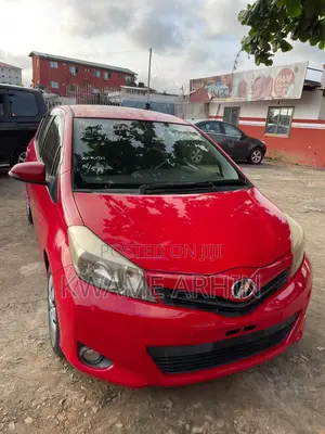 Toyota Vitz 1.3 FWD 5dr 2013 Red