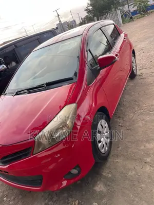 Toyota Vitz 1.3 FWD 5dr 2013 Red
