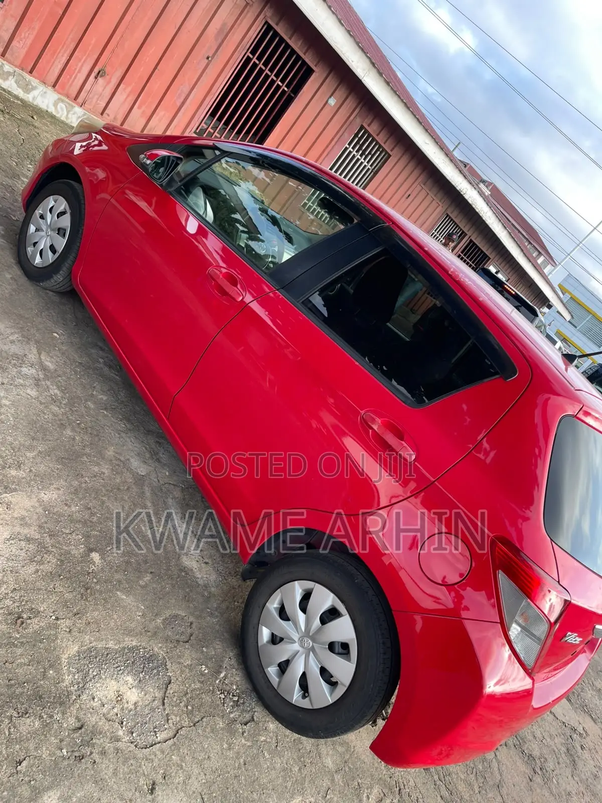 Toyota Vitz 1.3 FWD 5dr 2013 Red