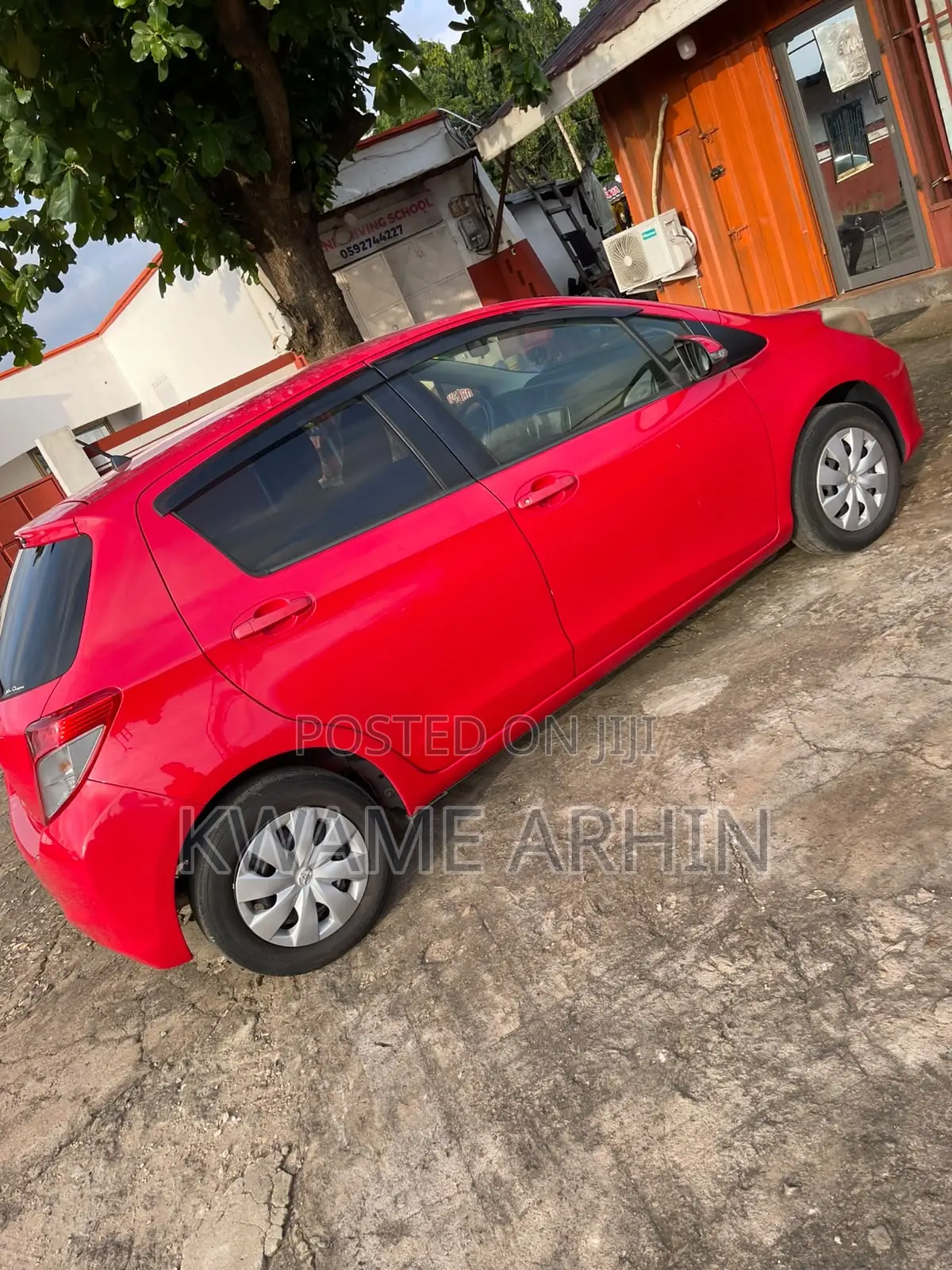 Toyota Vitz 1.3 FWD 5dr 2013 Red