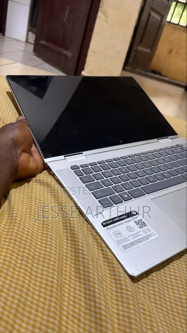 Laptop HP Envy x360 Convertible 15 es2xx 8GB Intel Core i5 SSD 256GB