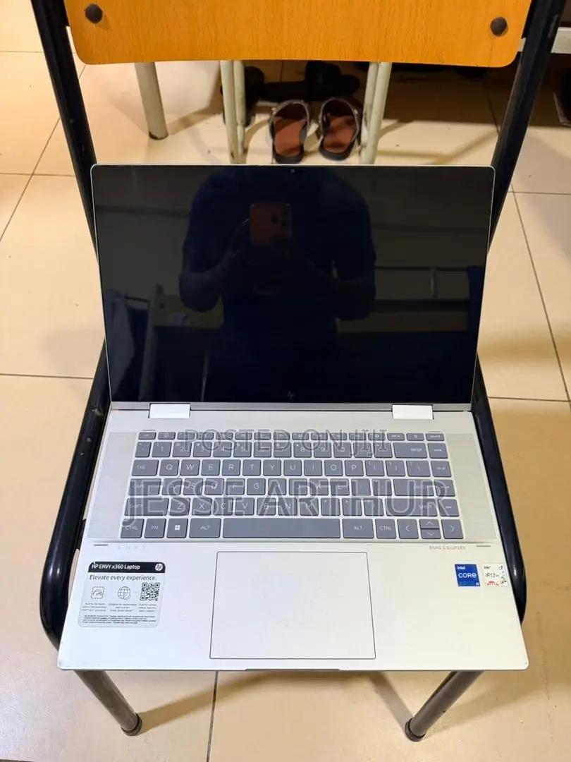 Laptop HP Envy x360 Convertible 15 es2xx 8GB Intel Core i5 SSD 256GB