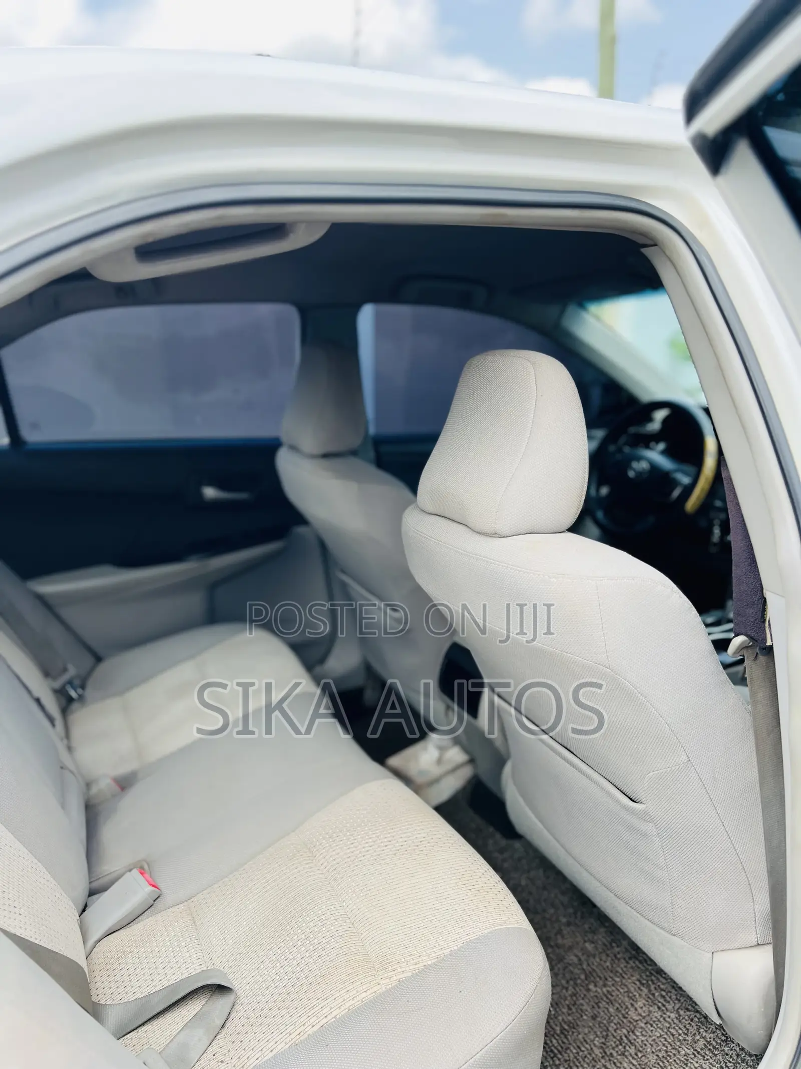 Toyota Camry SE 4dr Sedan (2.5L 4cyl 6A) 2014 White