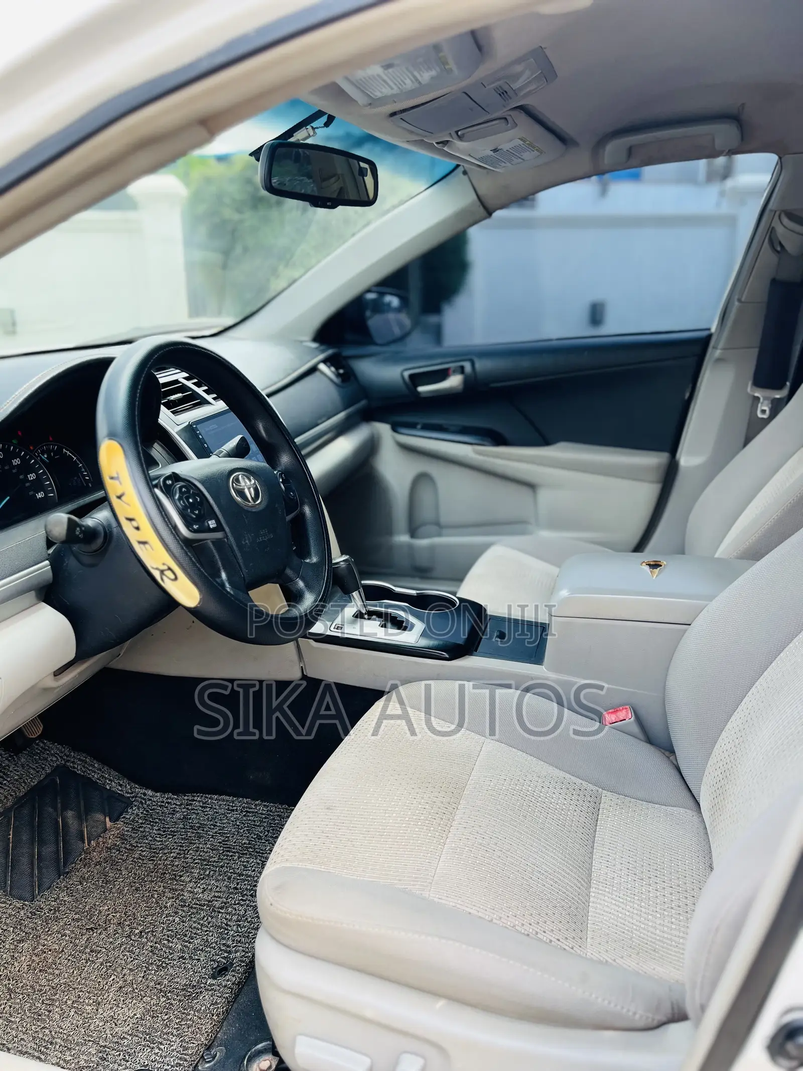 Toyota Camry SE 4dr Sedan (2.5L 4cyl 6A) 2014 White