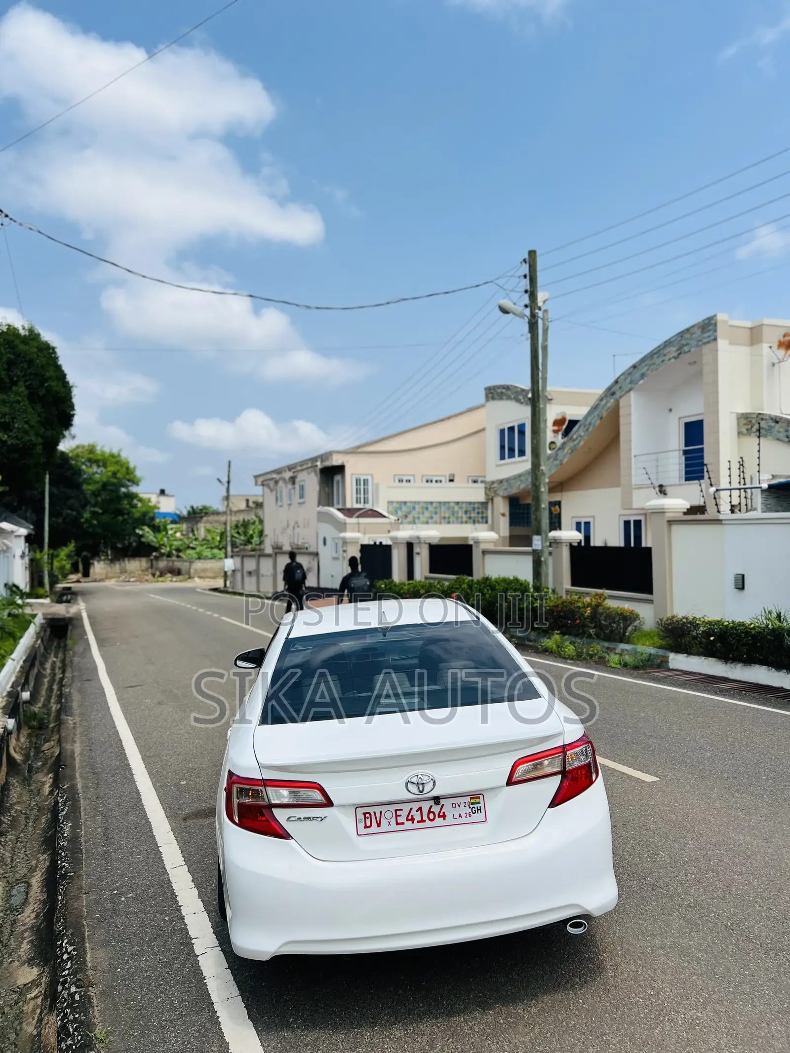 Toyota Camry SE 4dr Sedan (2.5L 4cyl 6A) 2014 White