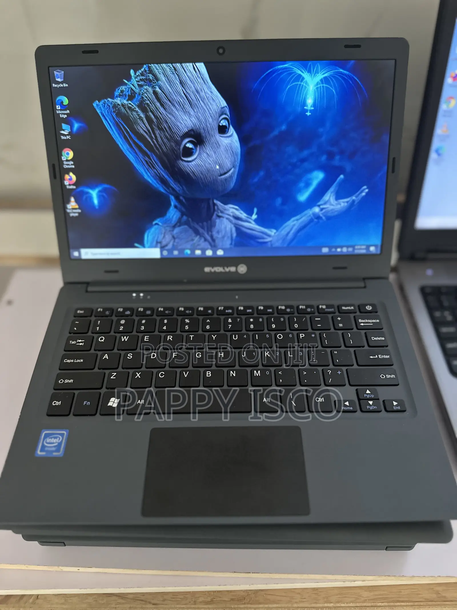 Laptop 4GB Intel SSD 60GB