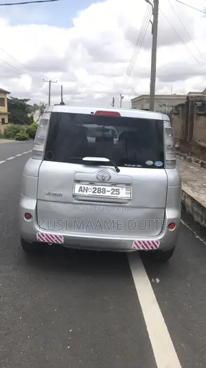 Toyota Sienta 1.5 AWD 2013 Silver