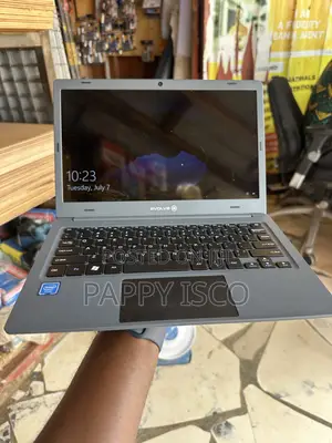 Laptop 4GB Intel SSD 60GB