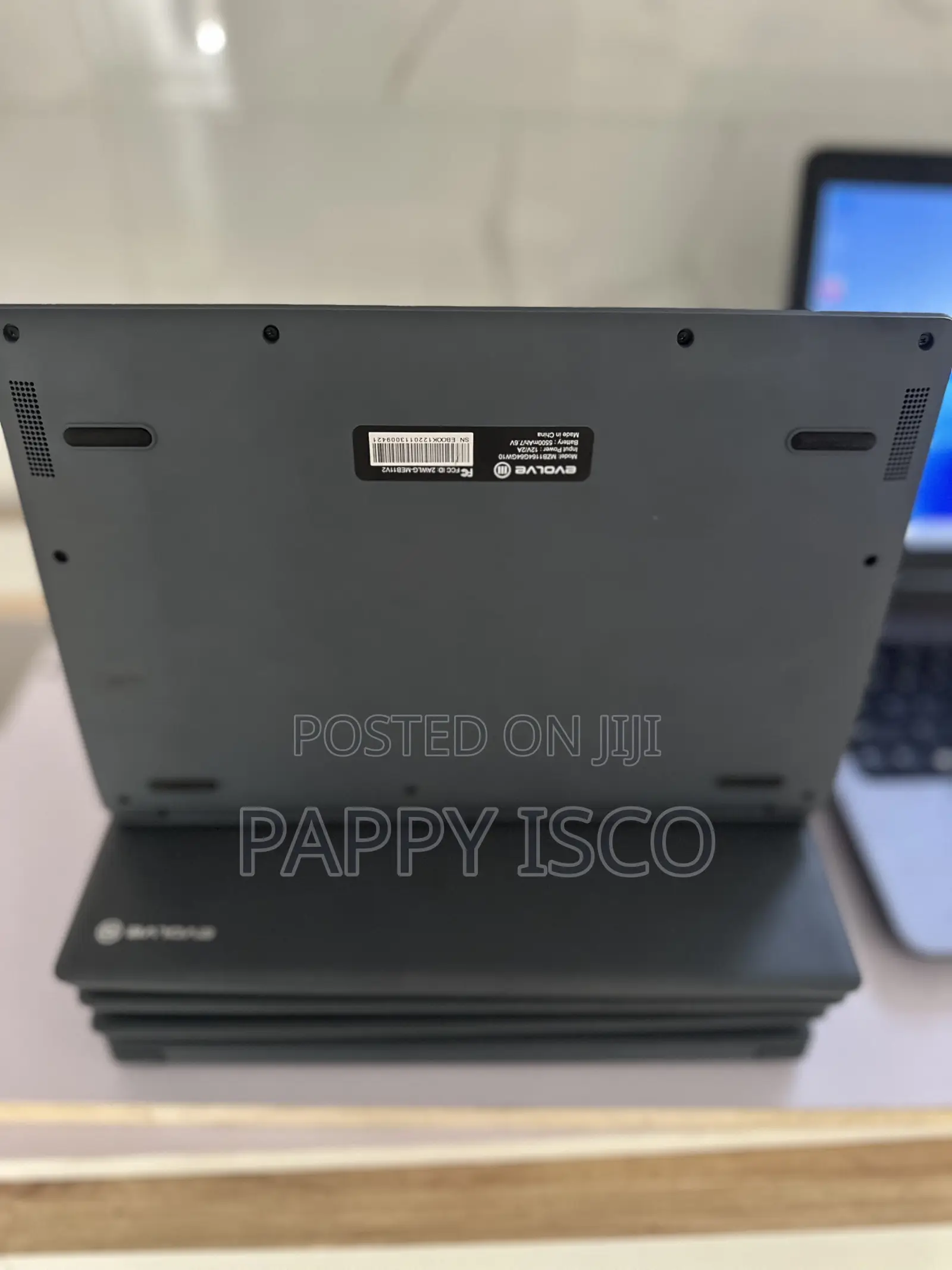 Laptop 4GB Intel SSD 60GB