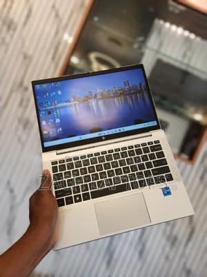 Laptop HP EliteBook 830 G8 16GB Intel Core i7 SSD 512GB
