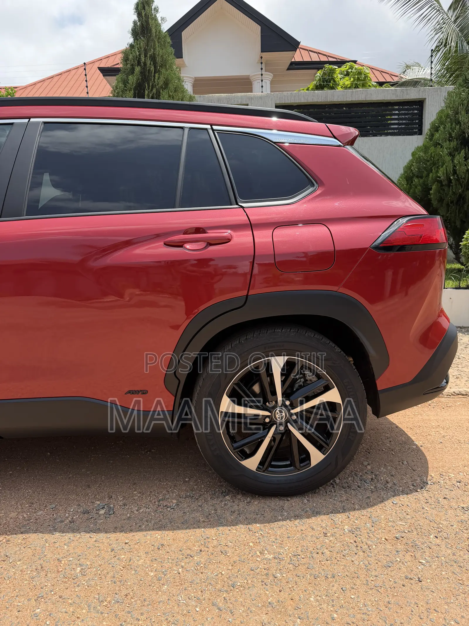 Toyota Corolla Cross Hybrid XSE AWD 2023 Red