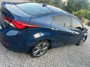 Hyundai Elantra Limited Sedan FWD (1.8L 4cyl 6A) 2016 Blue