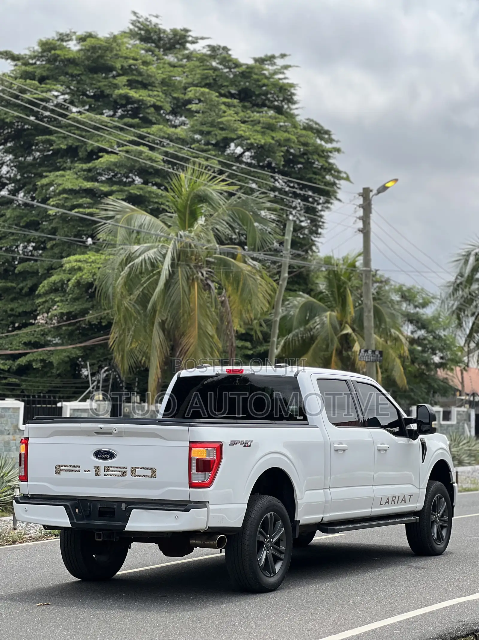 Ford F-150 LARIAT 2023 White