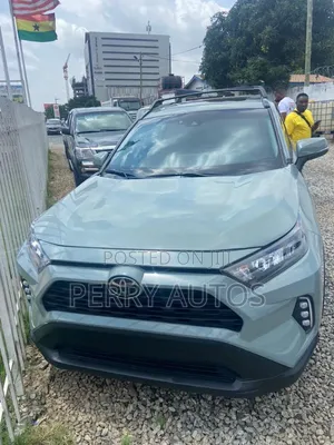 Toyota RAV4 2021 Blue