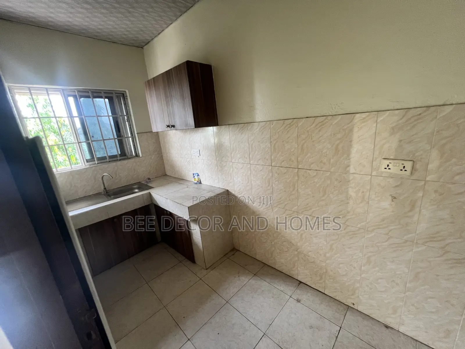 1bdrm Room & Parlour in Bee Decor & Homes, Adenta for rent
