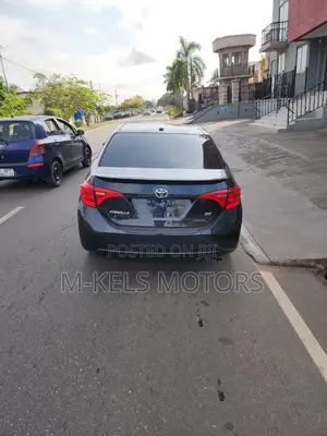 Toyota Corolla SE (1.8L 4cyl 2A) 2019 Gray