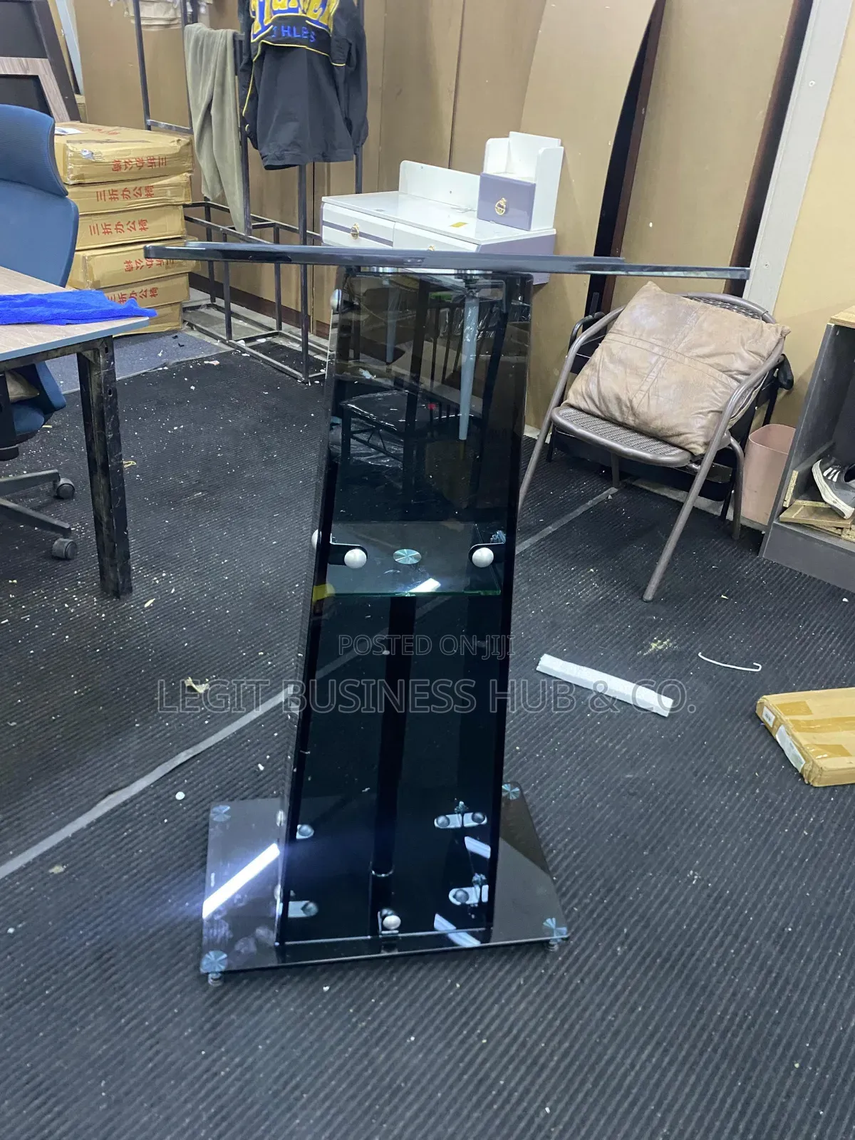 Tempered Glass Pulpit Bl