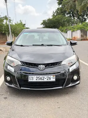 Toyota Corolla 2015 Black