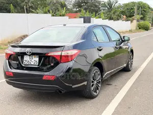 Toyota Corolla 2015 Black