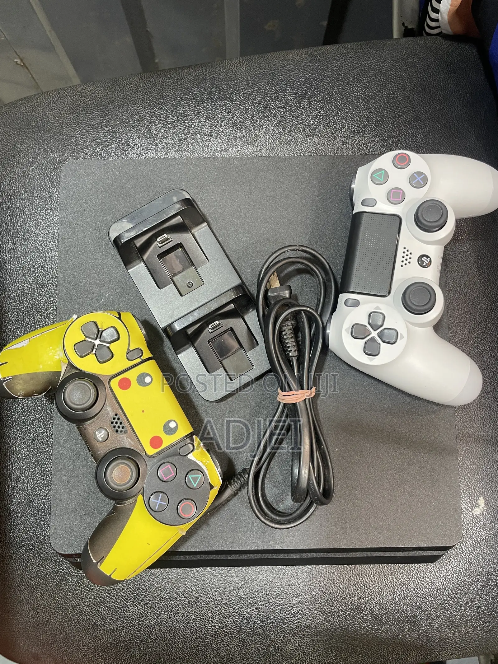 Usa Used Playstation 4 Slim 1tb 2 Controllers, 4 Cds, Charger Ports