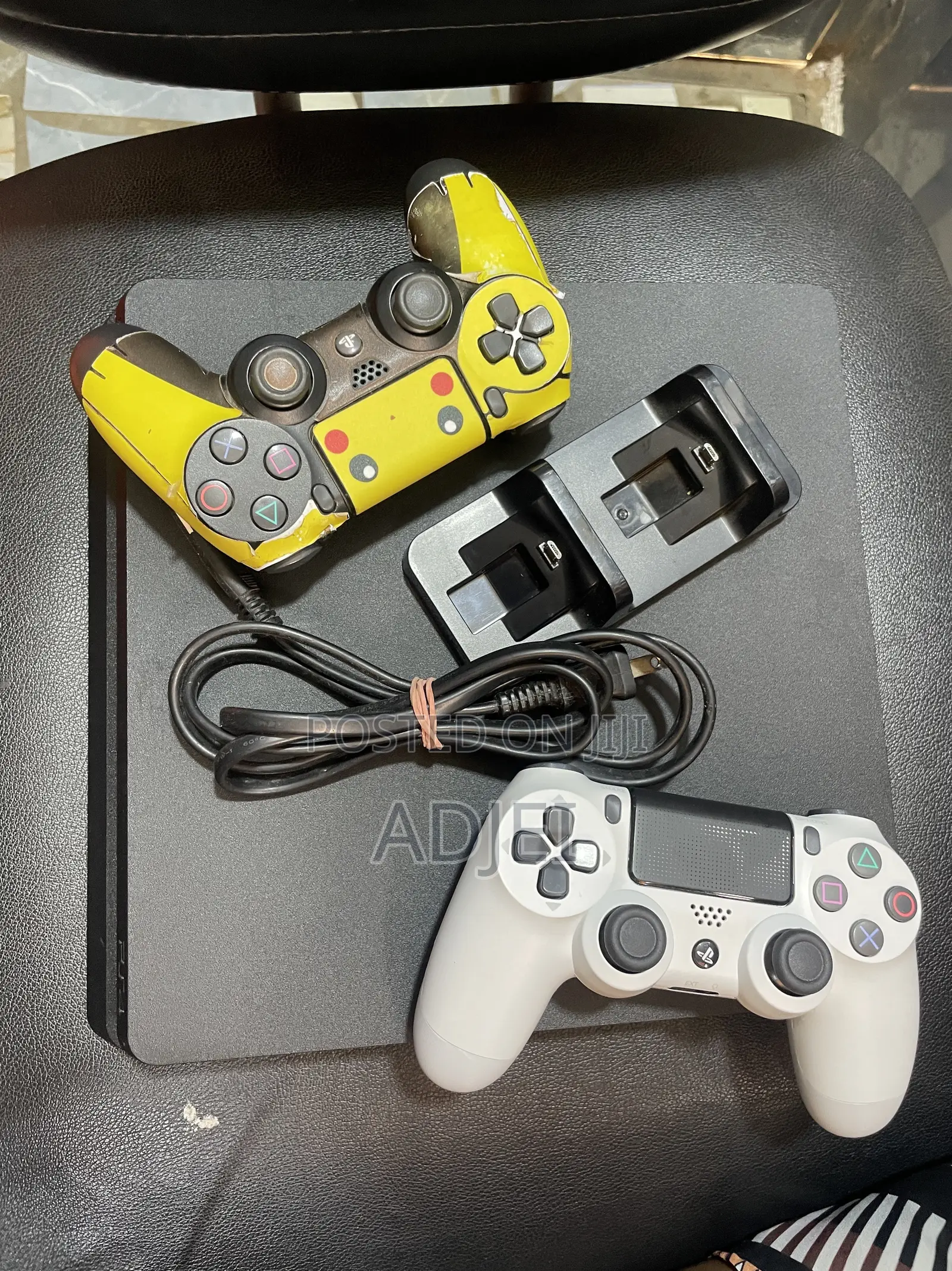 Usa Used Playstation 4 Slim 1tb 2 Controllers, 4 Cds, Charger Ports