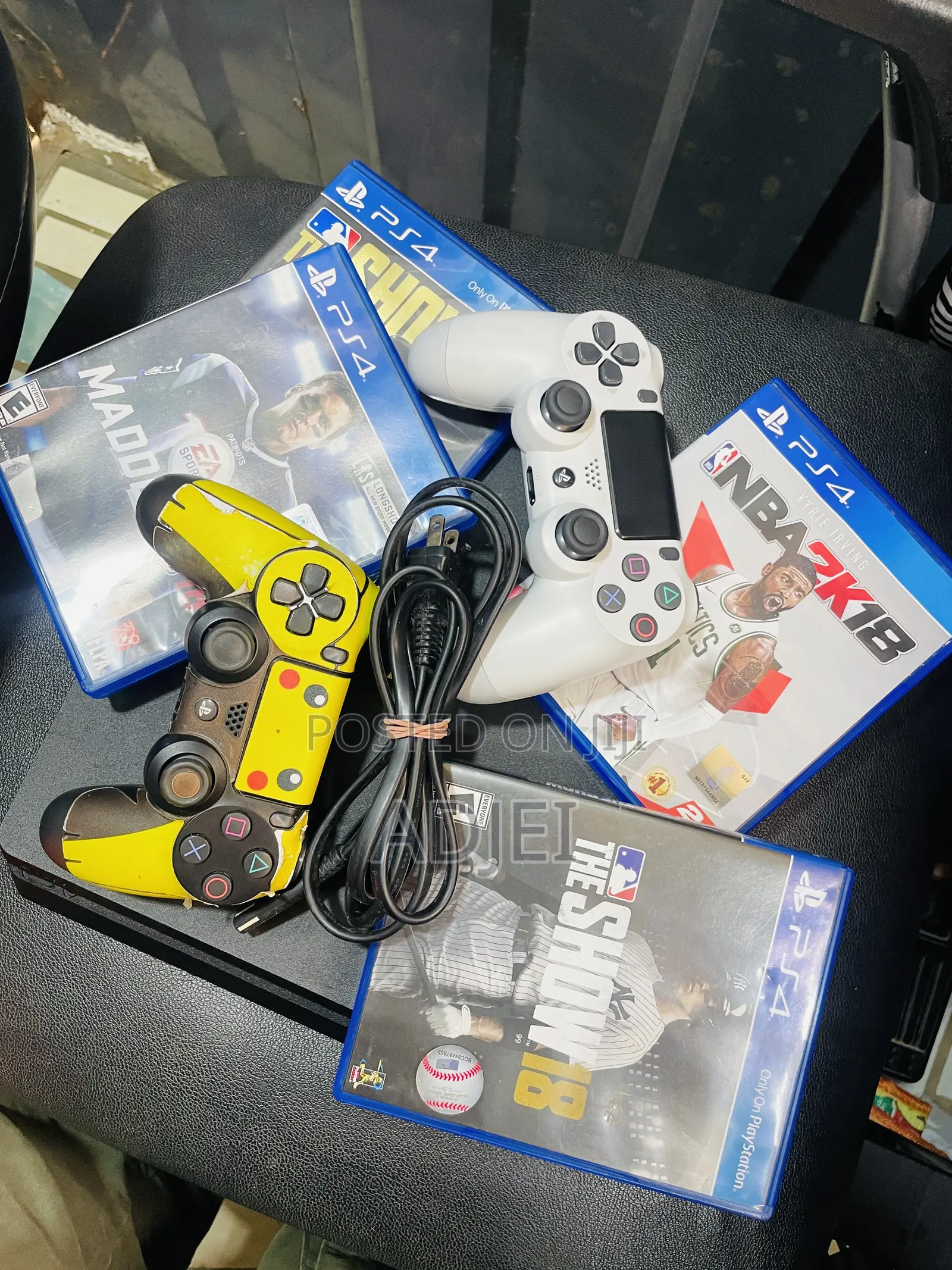 Usa Used Playstation 4 Slim 1tb 2 Controllers, 4 Cds, Charger Ports
