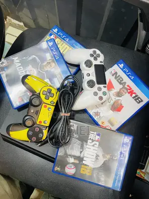 Usa Used Playstation 4 Slim 1tb 2 Controllers, 4 Cds, Charger Ports