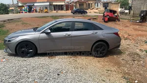 Hyundai Elantra 2023 Gray