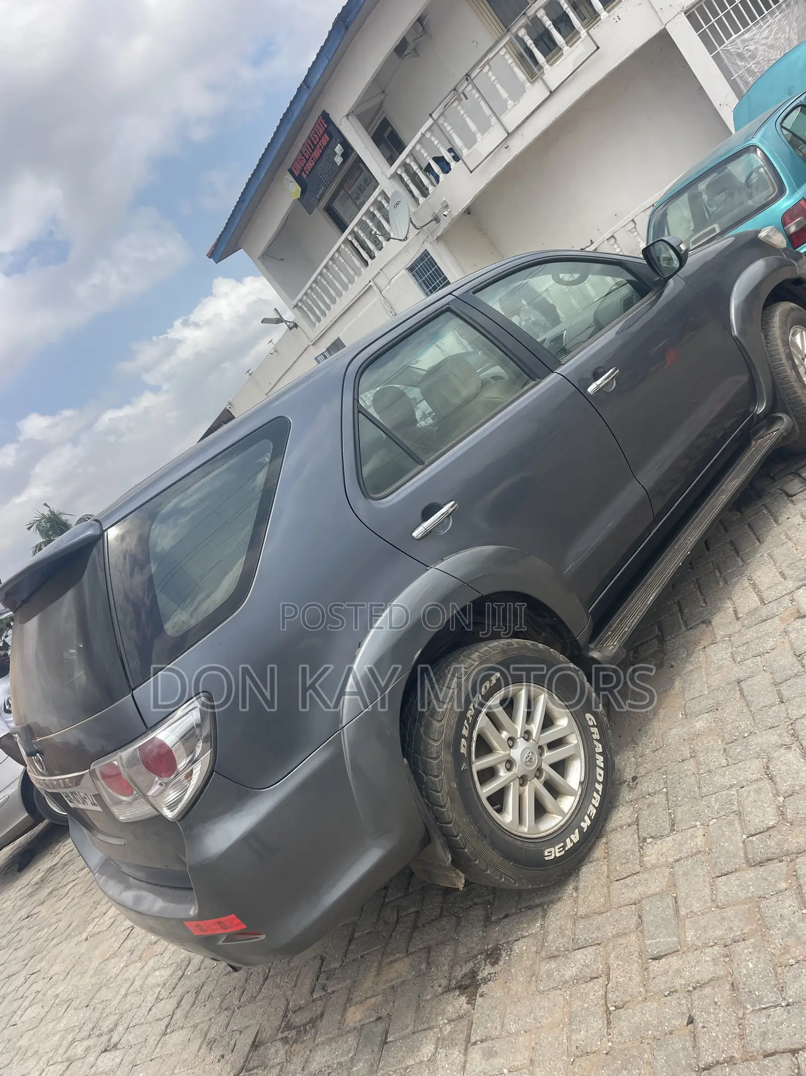 Toyota Fortuner 2012