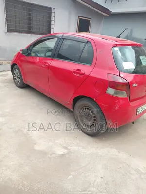 Toyota Vitz 2010 Red