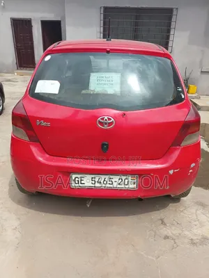 Toyota Vitz 2010 Red