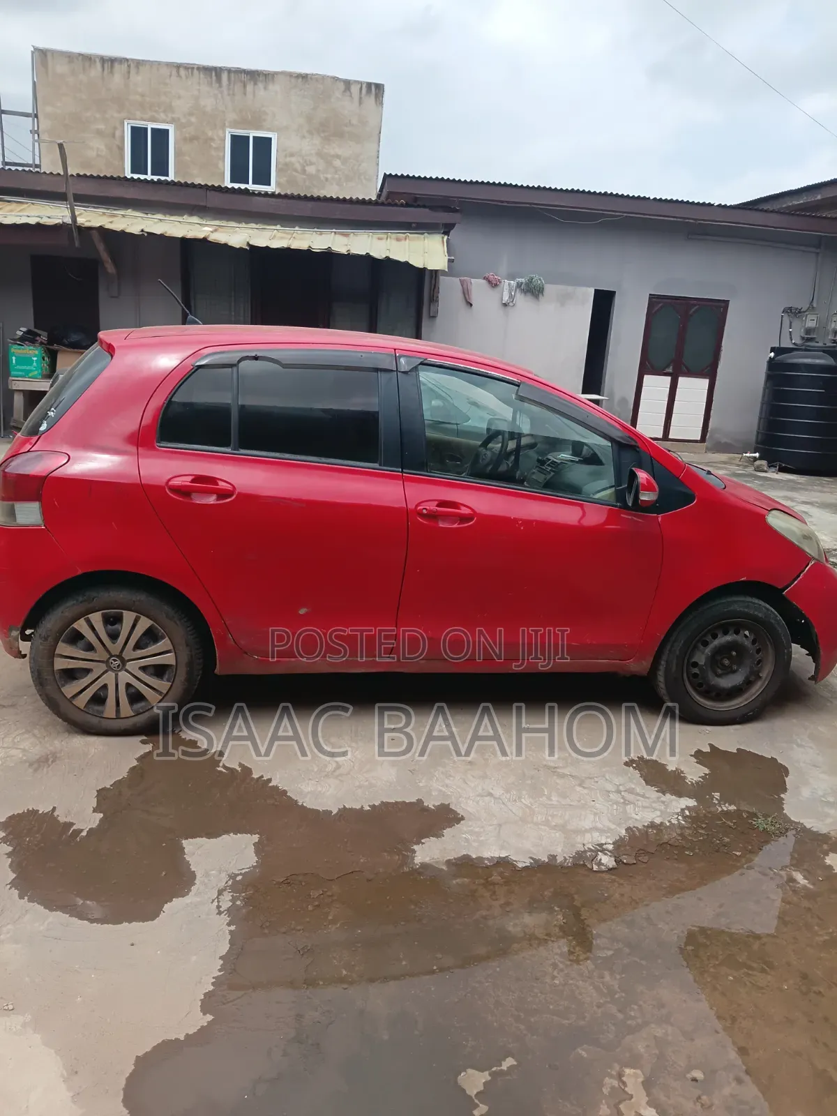Toyota Vitz 2010 Red