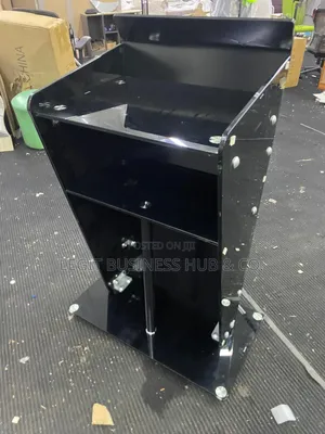 Thick Glass Pulpit
