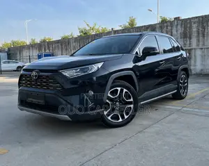 Toyota RAV4 LE 2021 Black