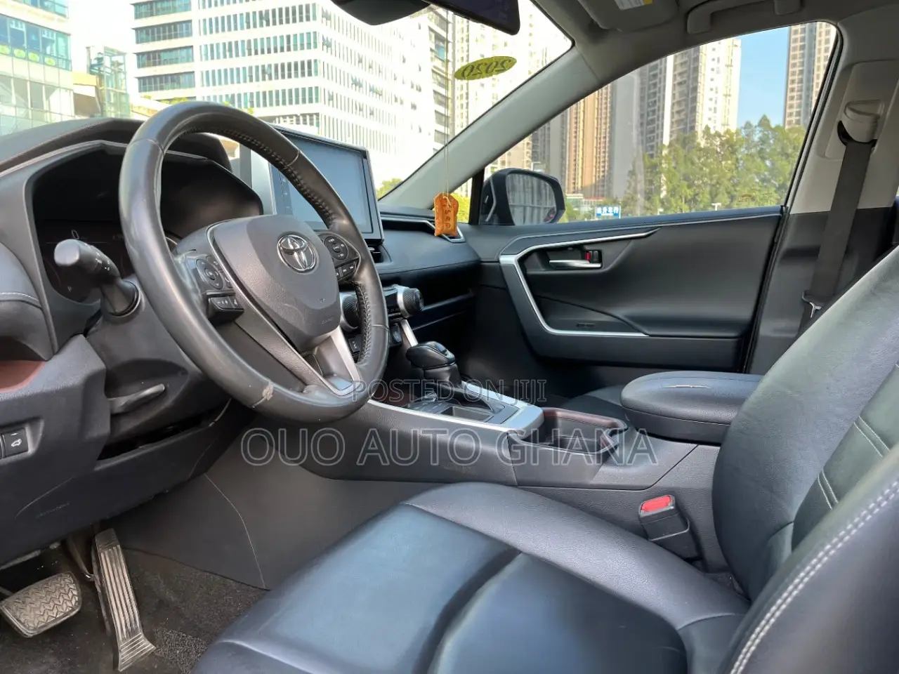Toyota RAV4 LE 2021 Black