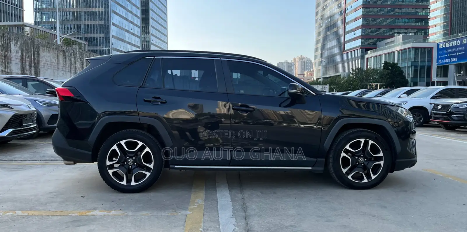 Toyota RAV4 LE 2021 Black