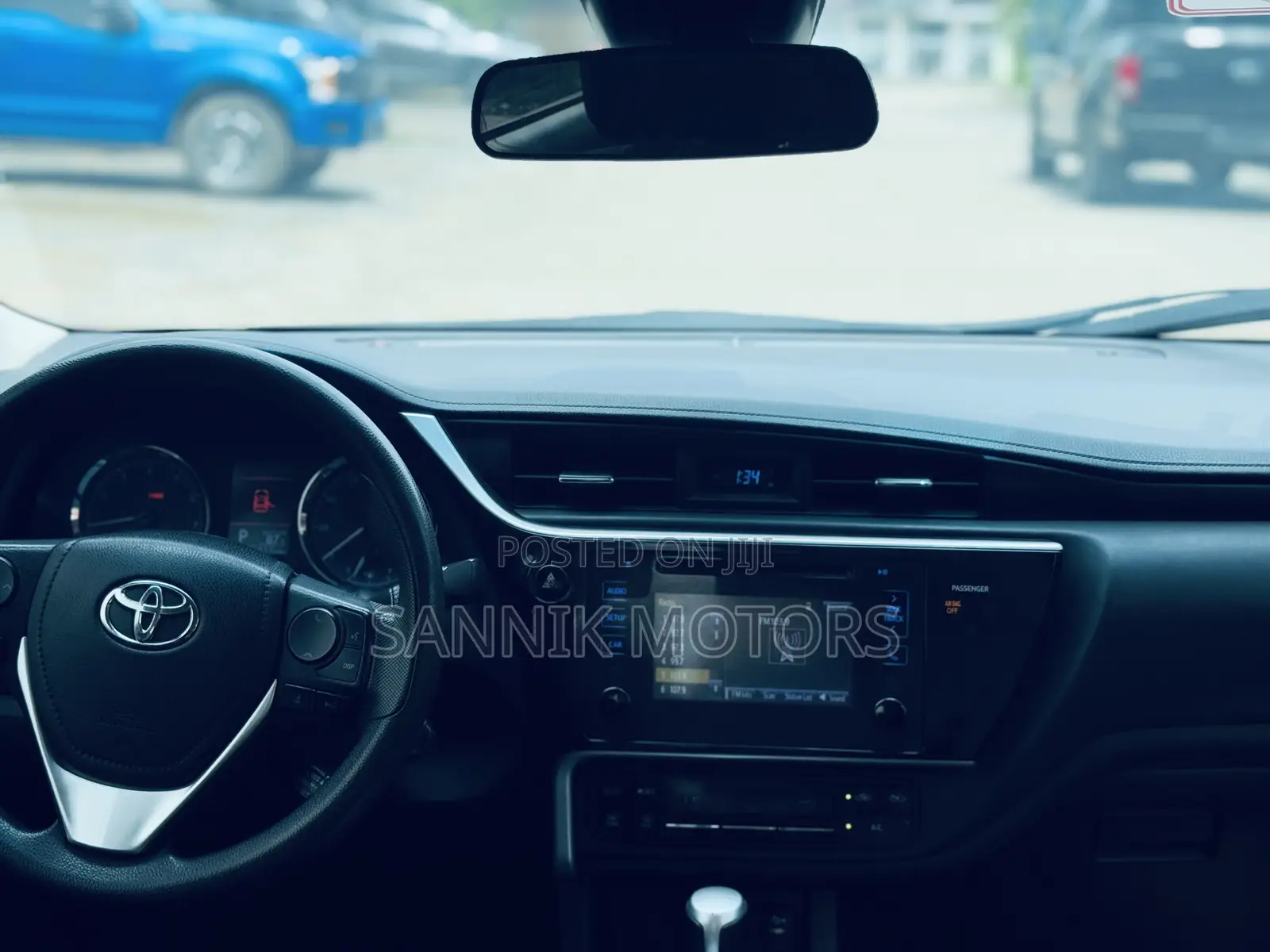 Toyota Corolla SE 4dr Sedan (1.8L 4cyl CVT) 2017 Red